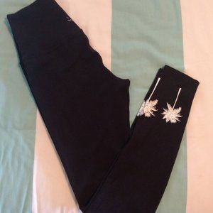 Beyond Yoga Black Palm Legging- Small